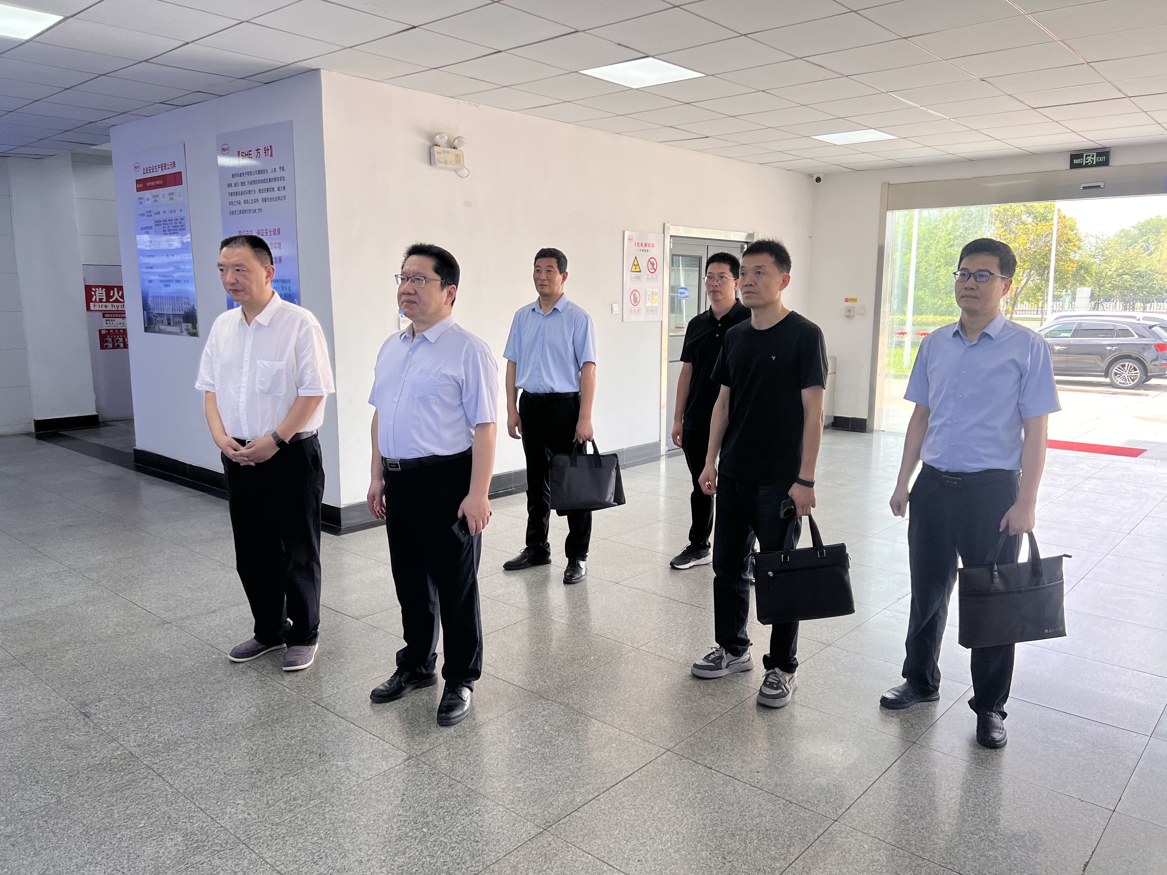 中心深入企业开展党建引领“联企助企先锋行”共建工作.jpg