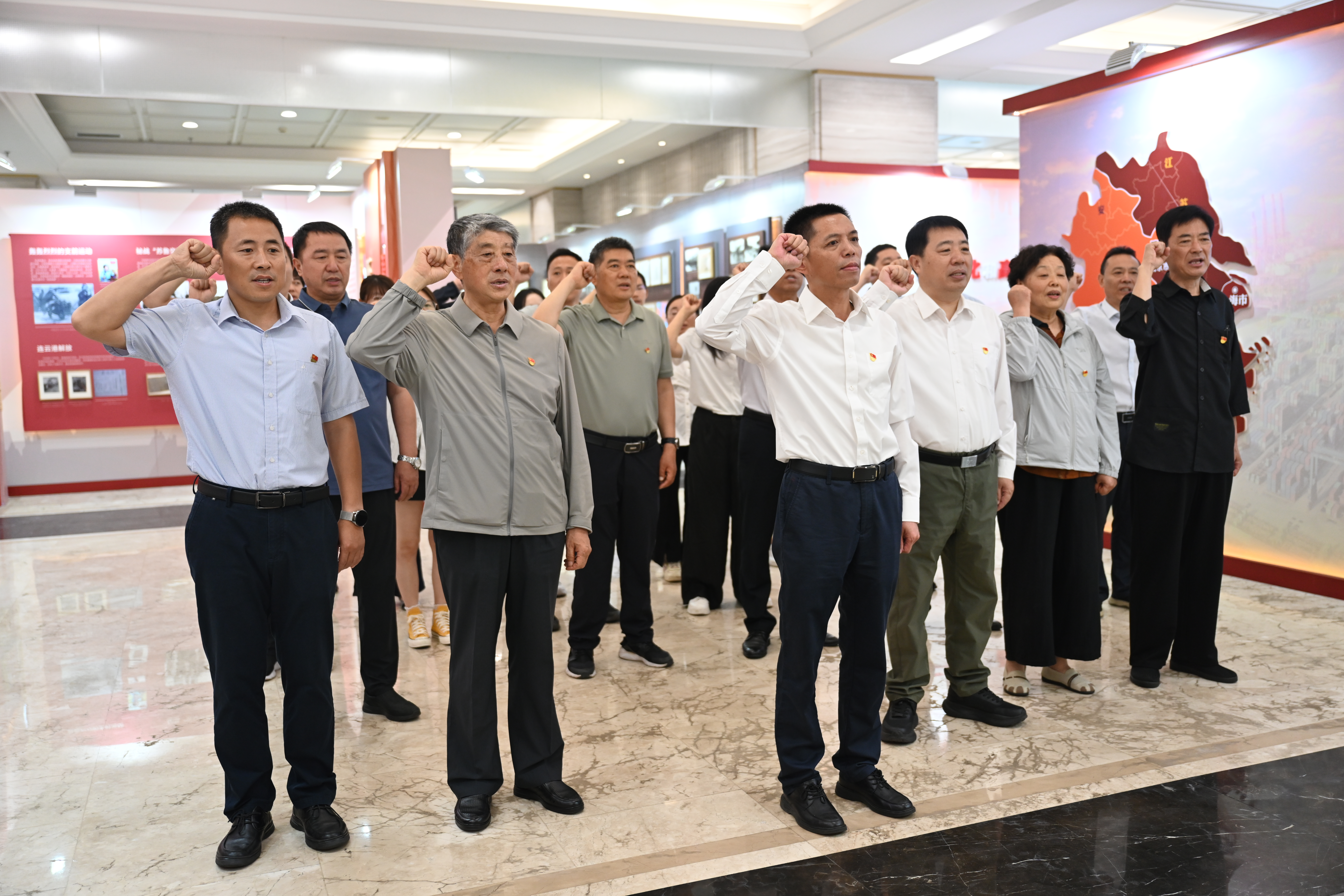 重温入党誓词.JPG